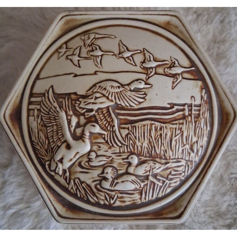 1980 Vintage Avon Ceramic Hexagonal "Birds of Flight" soap dish